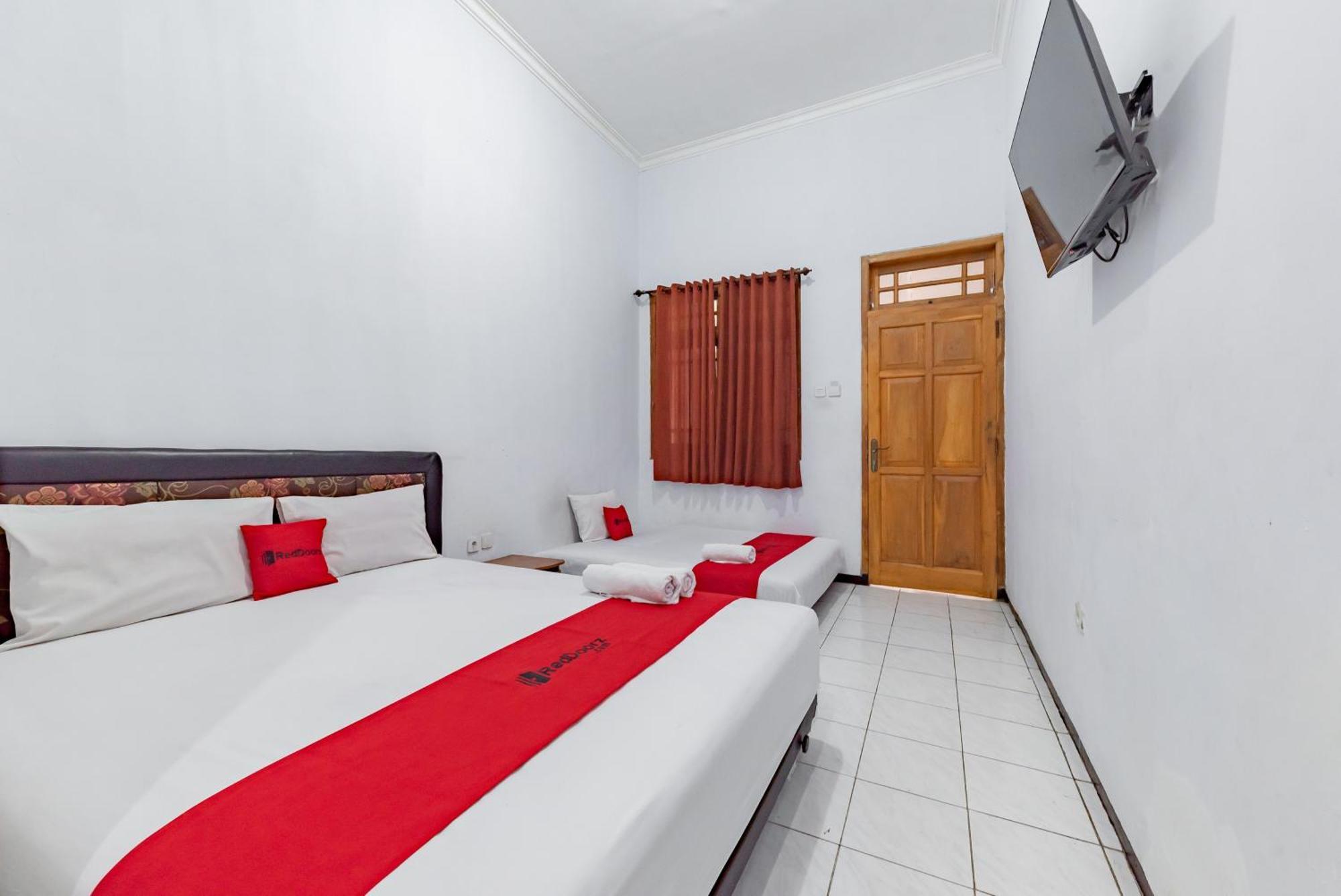 Reddoorz At Ciliwung Guest House Syariah Malang Eksteriør bilde