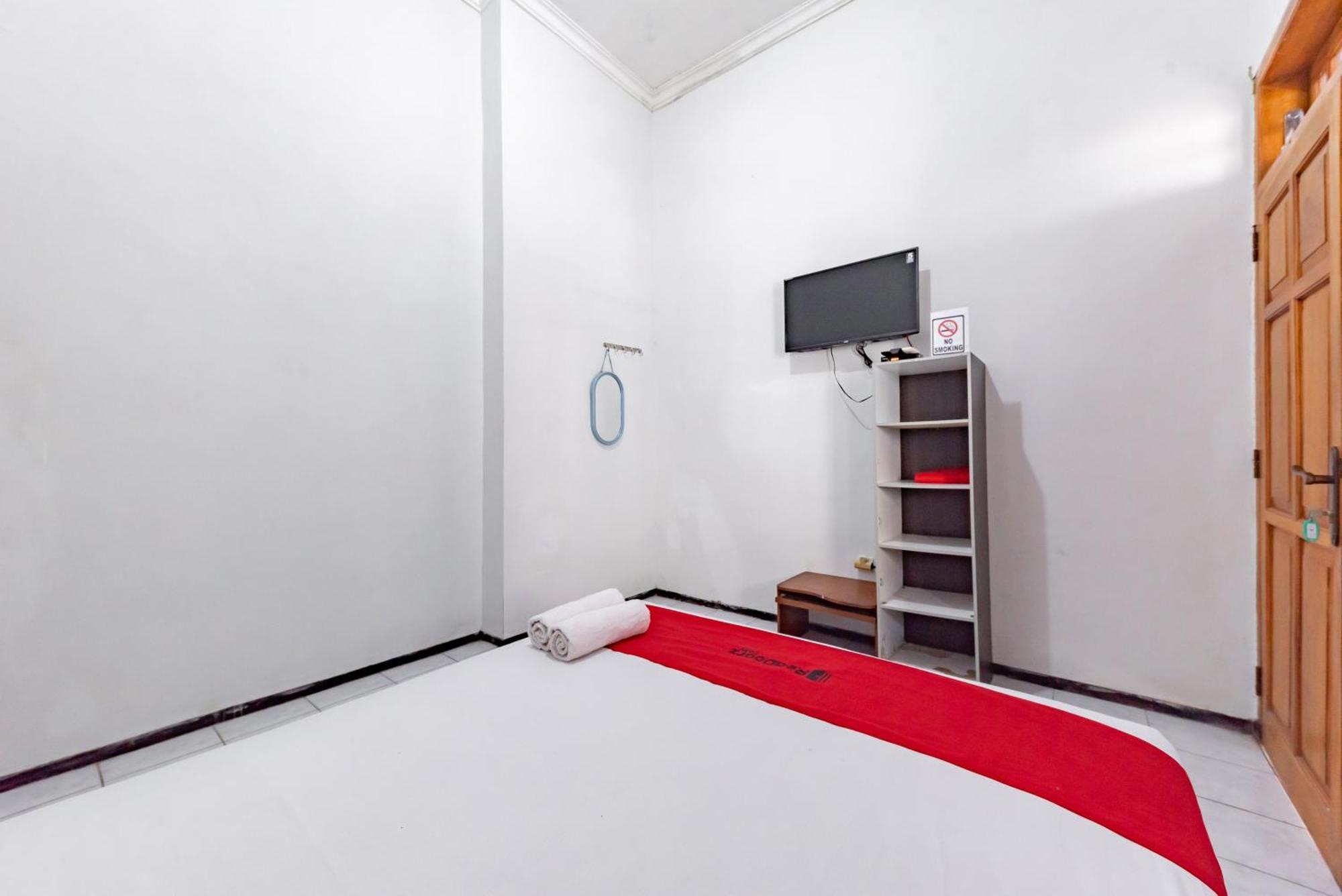 Reddoorz At Ciliwung Guest House Syariah Malang Eksteriør bilde