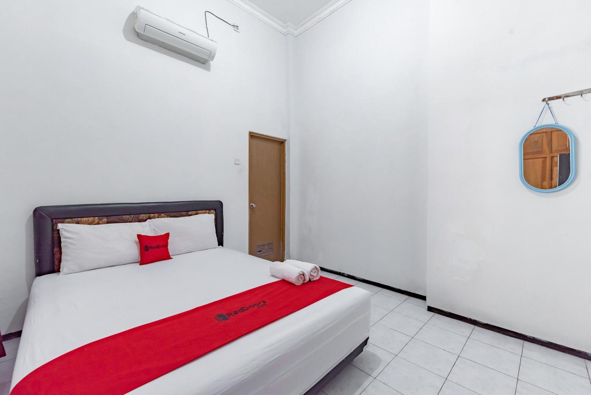 Reddoorz At Ciliwung Guest House Syariah Malang Eksteriør bilde