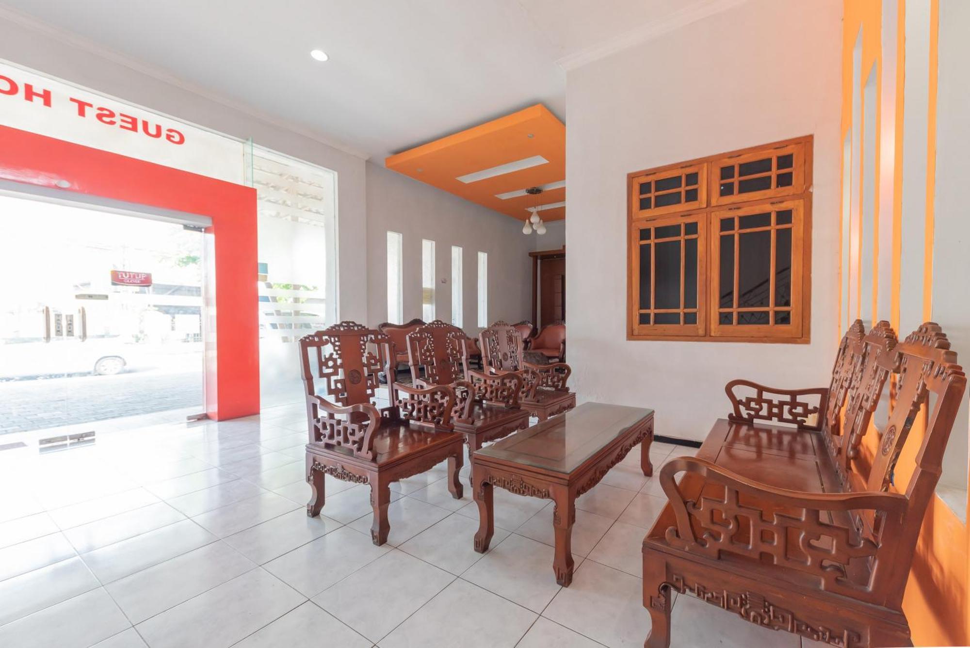 Reddoorz At Ciliwung Guest House Syariah Malang Eksteriør bilde