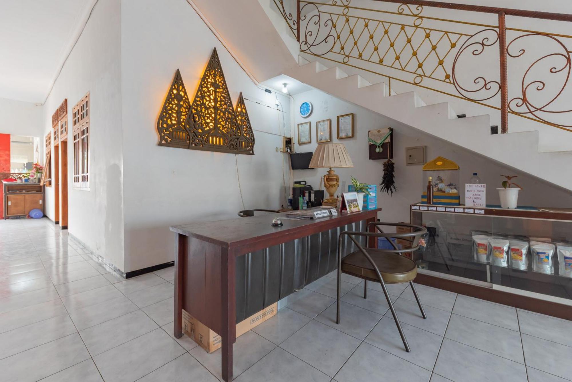 Reddoorz At Ciliwung Guest House Syariah Malang Eksteriør bilde