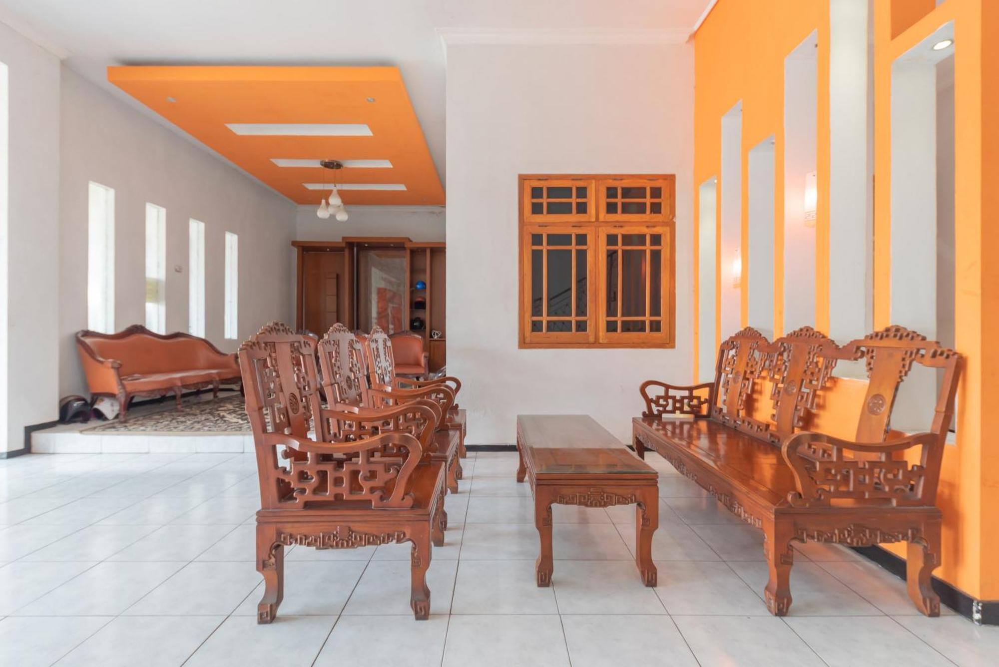 Reddoorz At Ciliwung Guest House Syariah Malang Eksteriør bilde